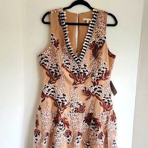 Gorgeous Floral Embroidered Midi Dress in Peach, harlyn, Plus Sz US XXL (16-18)